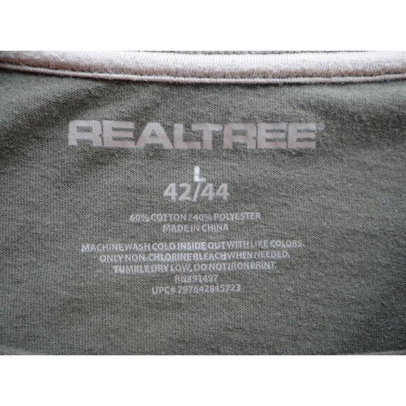 Realtree Long Sleeve Performance Shirt - Large - Picture 4 of 4